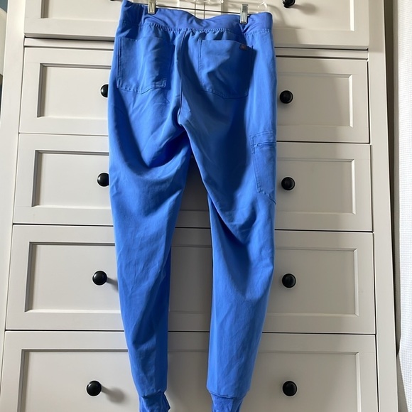 Figs Women’s Ciel Blue Zamora Jogger Scrub Pants 6 Pockets - Size Small - Picture 3 of 9